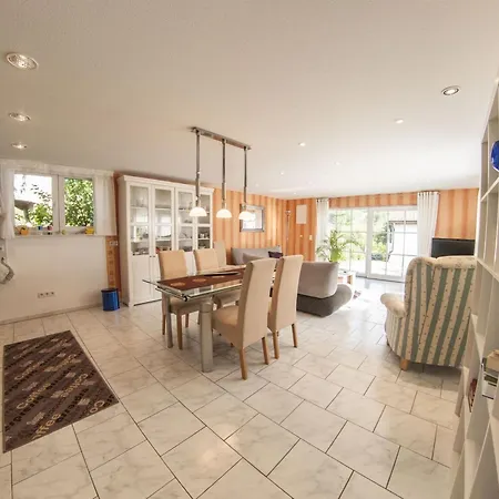 בית נופש Getaway With Private Terrace Emsetal